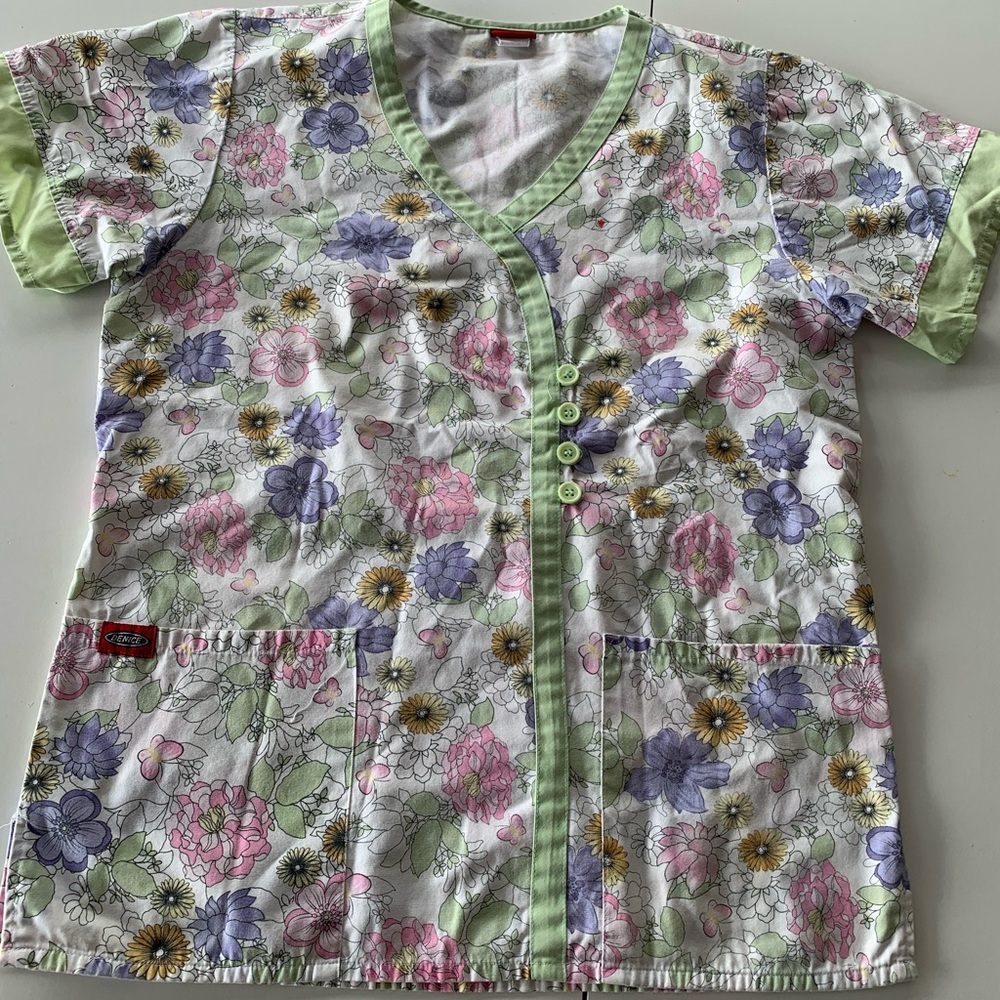 Denise Retro Look Floral Scrub Top-Small